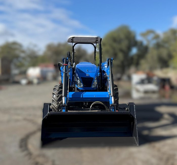 0 New Holland Tt4.90 4Wd Rops Tractor