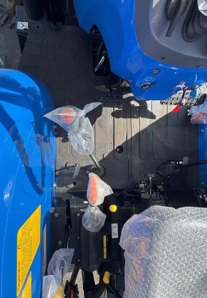 0 New Holland Tt4.90 4Wd Rops Tractor