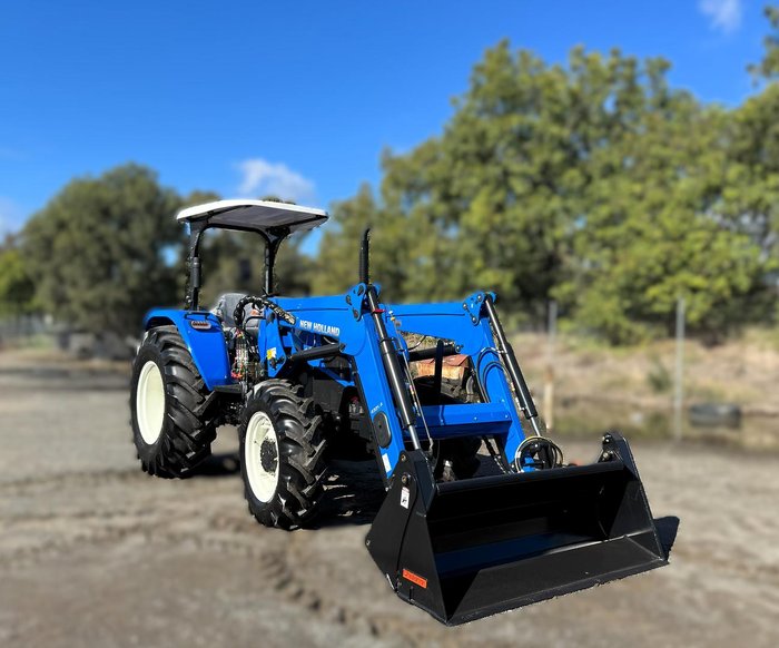 New Holland Tt4.90 4Wd Rops Tractor
