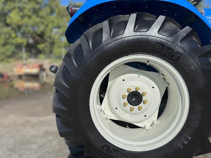 0 New Holland Tt4.90 4Wd Rops Tractor