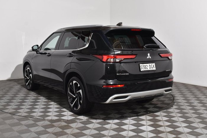2022 Mitsubishi Outlander Exceed Tourer