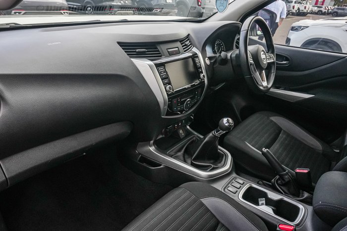 2021 Nissan Navara ST-X