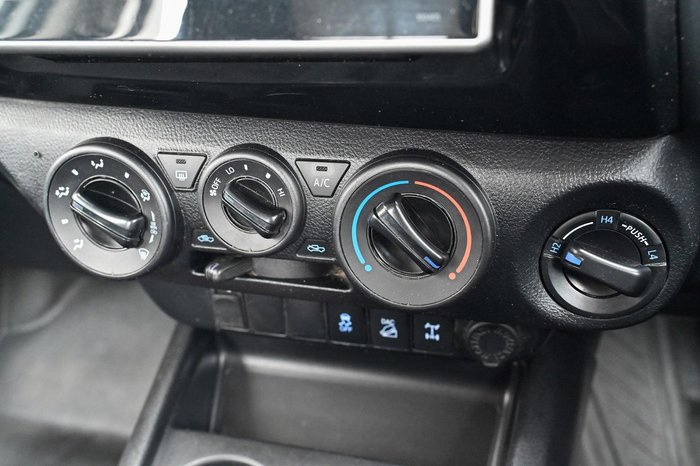 2018 Toyota Hilux SR GUN126R 4X4 Dual Range Glacier White