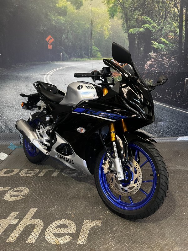 2024 Yamaha YZF-R15M Black