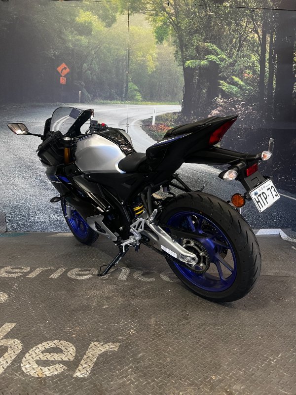 2024 Yamaha YZF-R15M Black