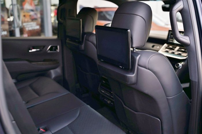 2021 Toyota Landcruiser LC300 3.3L V6 DSL Sahara 7 Seats