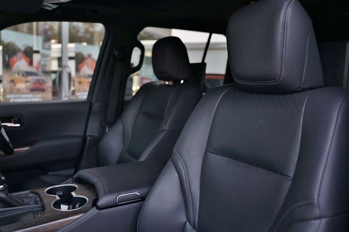 2021 Toyota Landcruiser LC300 3.3L V6 DSL Sahara 7 Seats