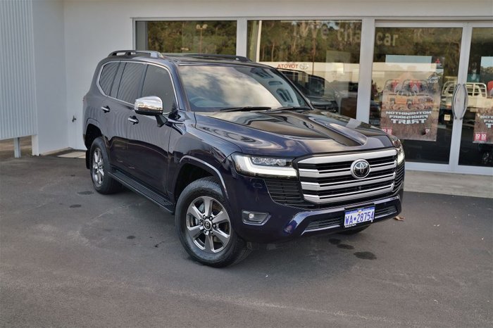 2021 Toyota Landcruiser LC300 3.3L V6 DSL Sahara 7 Seats