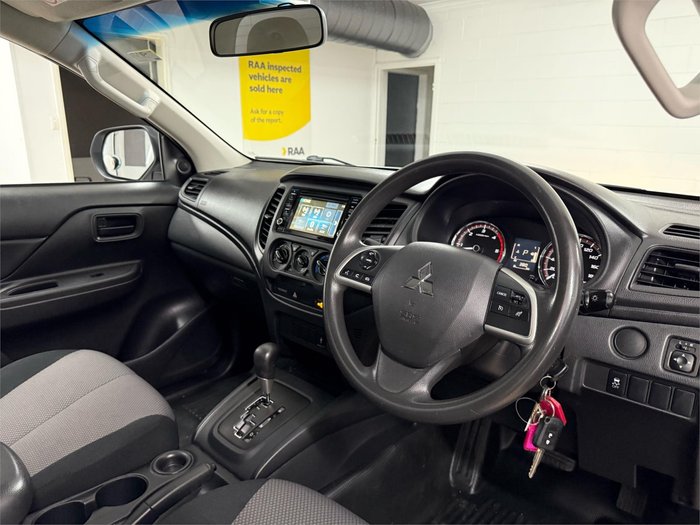 2022 Mitsubishi Triton GLX