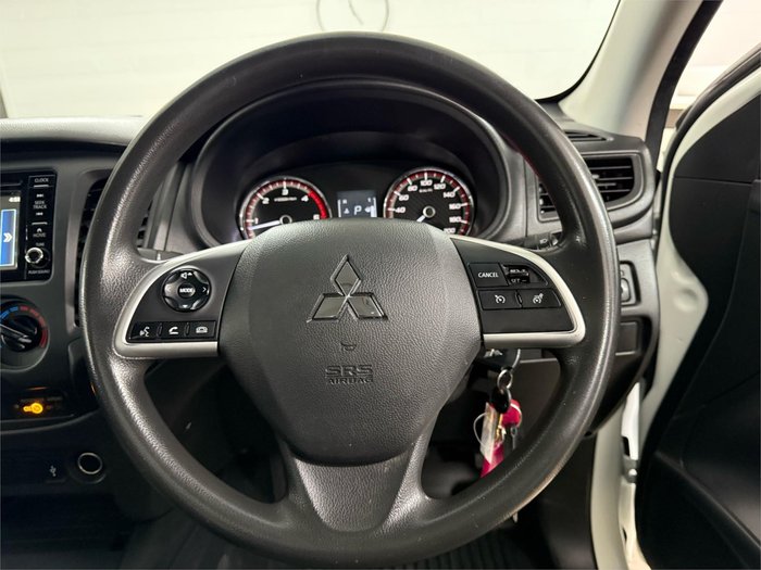 2022 Mitsubishi Triton GLX