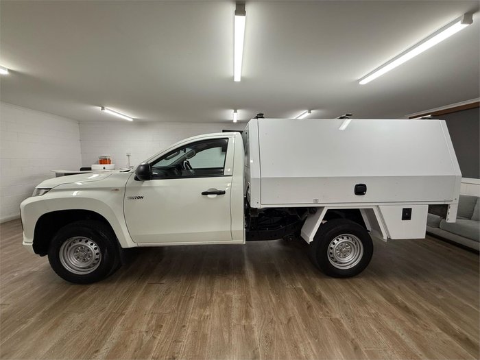 2022 Mitsubishi Triton GLX