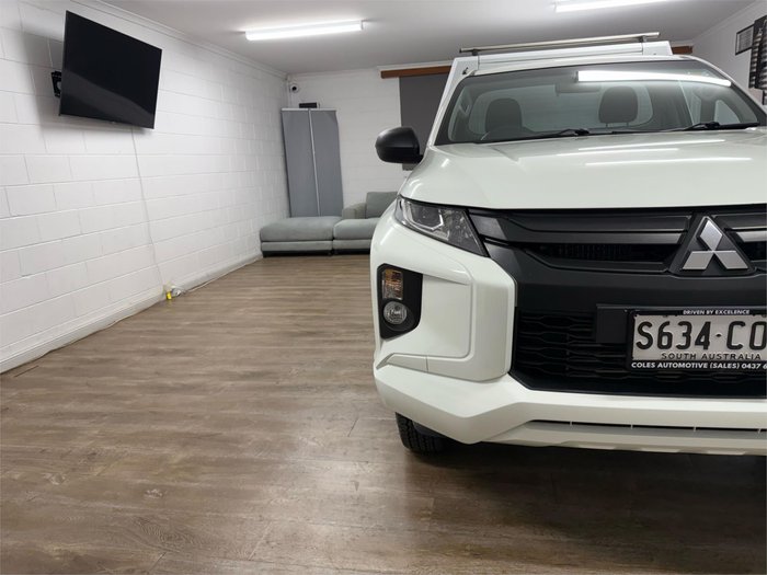 2022 Mitsubishi Triton GLX