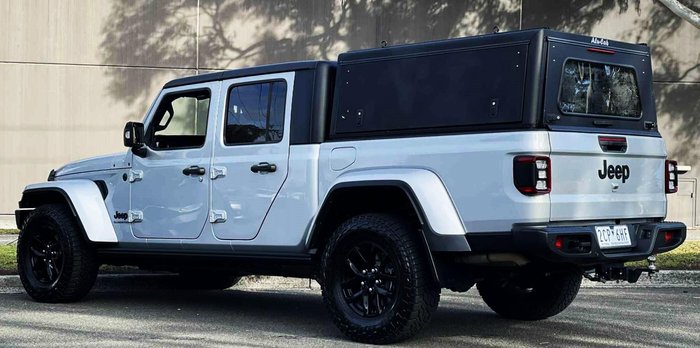 2023 Jeep Gladiator Night Eagle JT MY23 4X4 On Demand Silver Zynith