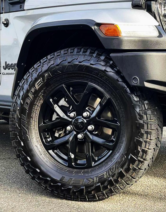 2023 Jeep Gladiator Night Eagle JT MY23 4X4 On Demand Silver Zynith