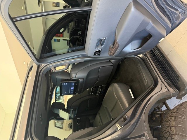 2022 Toyota LANDCRUISER LC300 3.3L V6 DSL Sahara 7 Seats