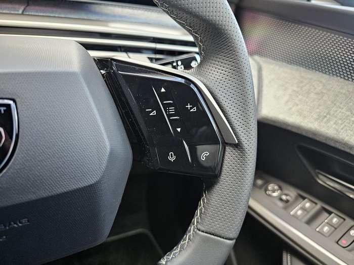 2025 Peugeot 5008 GT Premium Hybrid