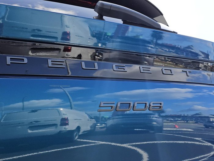 2025 Peugeot 5008 GT Premium Hybrid