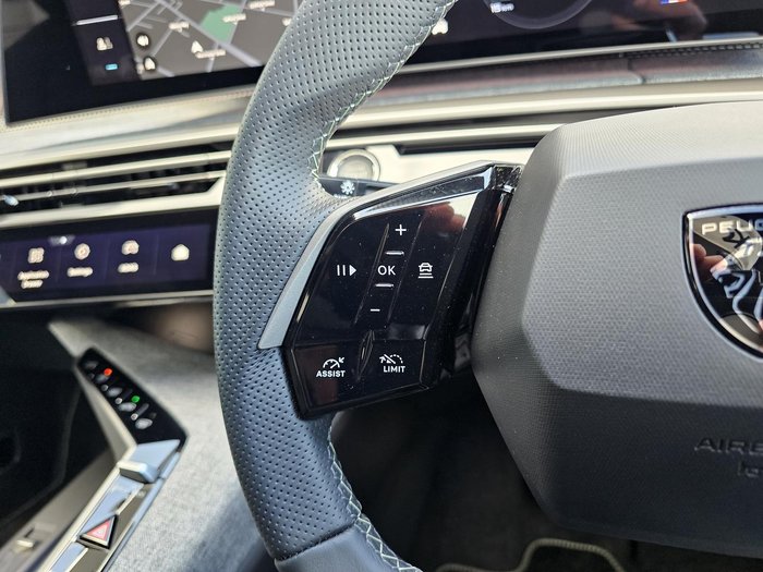 2025 Peugeot 5008 GT Premium Hybrid