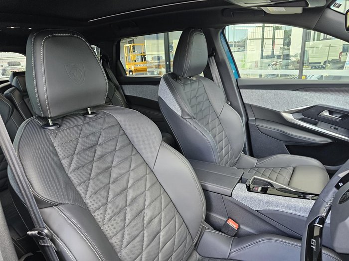 2025 Peugeot 5008 GT Premium Hybrid