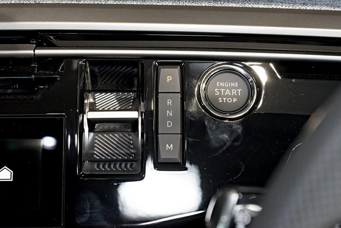 2025 Peugeot 5008 GT Premium Hybrid