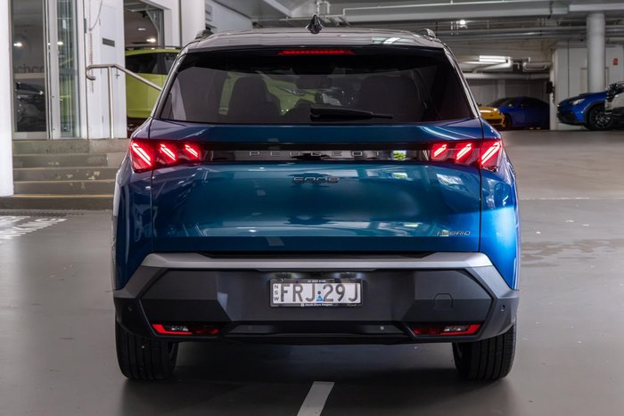 2025 Peugeot 5008