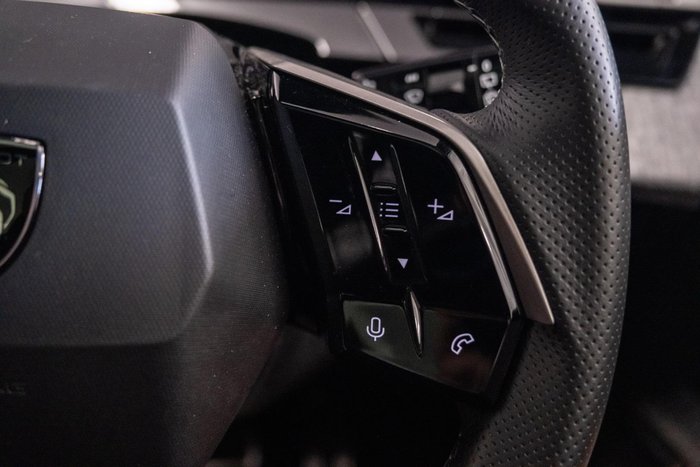 2025 Peugeot 5008 GT Premium Hybrid