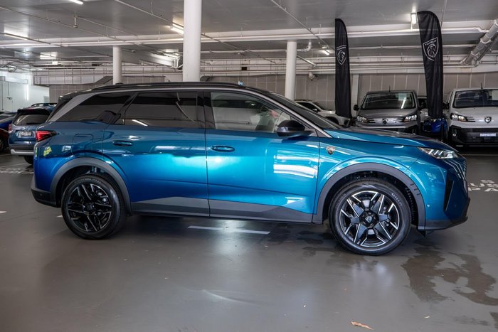 2025 Peugeot 5008 GT Premium Hybrid