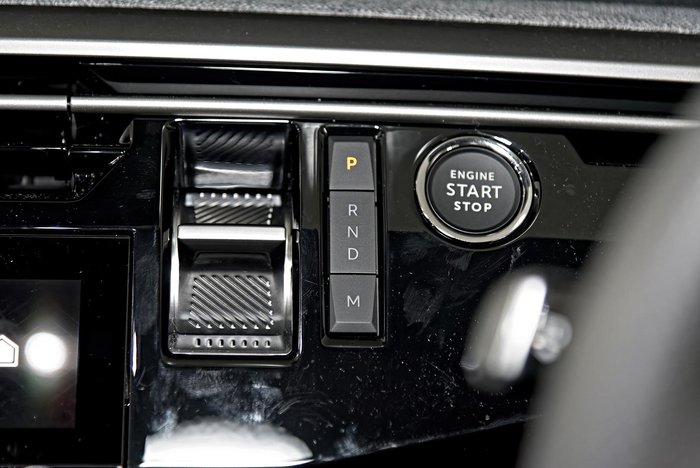 2025 Peugeot 5008 GT Premium Hybrid