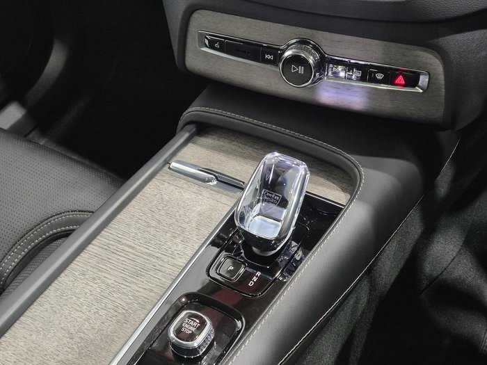 2023 Volvo XC90 Ultimate B6 Bright