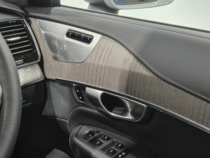 2023 Volvo XC90 Ultimate B6 Bright