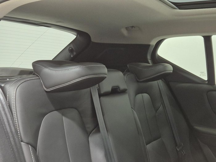 2022 Volvo XC40 Plus B4 MY23 Silver Dawn