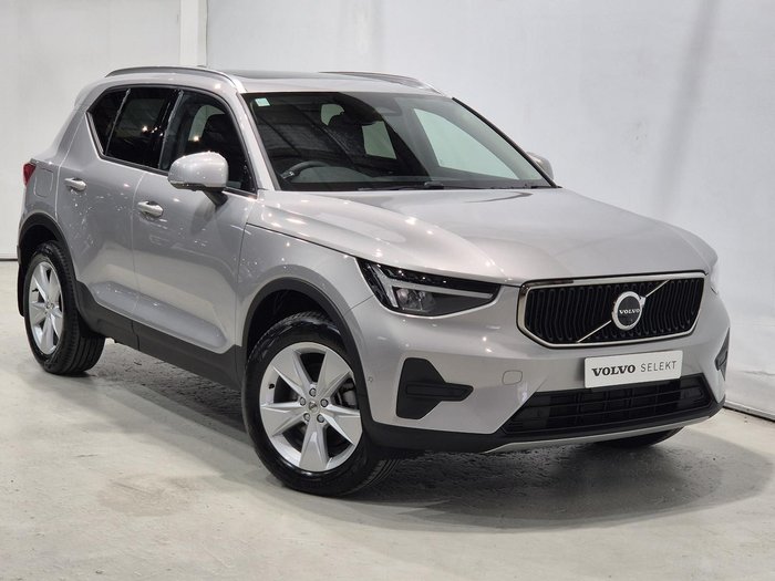 2022 Volvo XC40 Plus B4 MY23 Silver Dawn