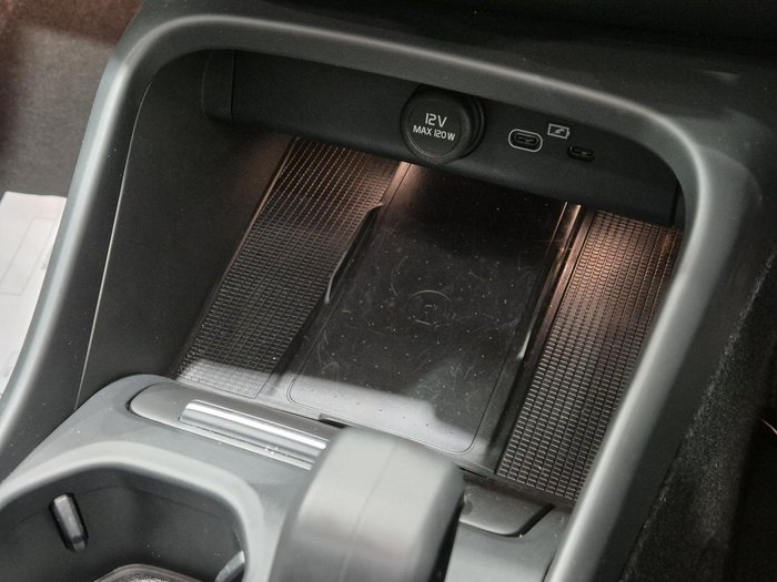 2023 Volvo XC40 Plus B4