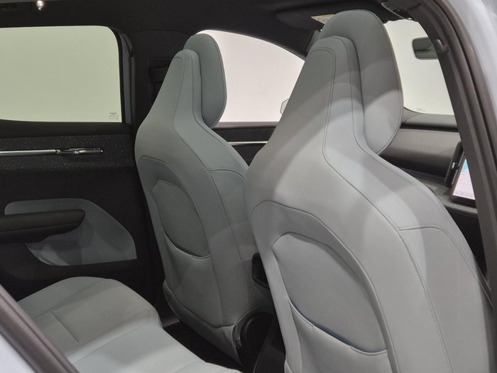 2024 Volvo EX30 Single Motor Extended Range Ultra