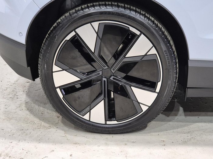 2023 Volvo EX30 Single Motor Extended Range Ultra