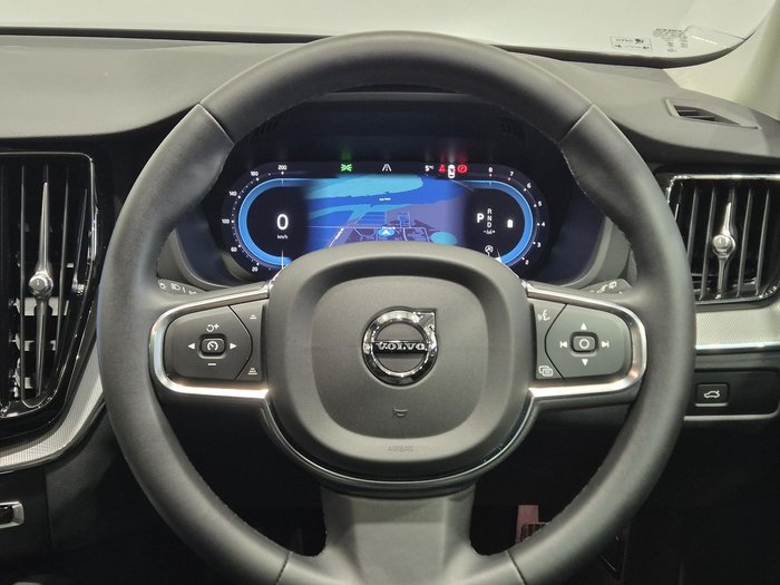 2023 Volvo XC60 Plus B5 MY23 AWD Onyx Black