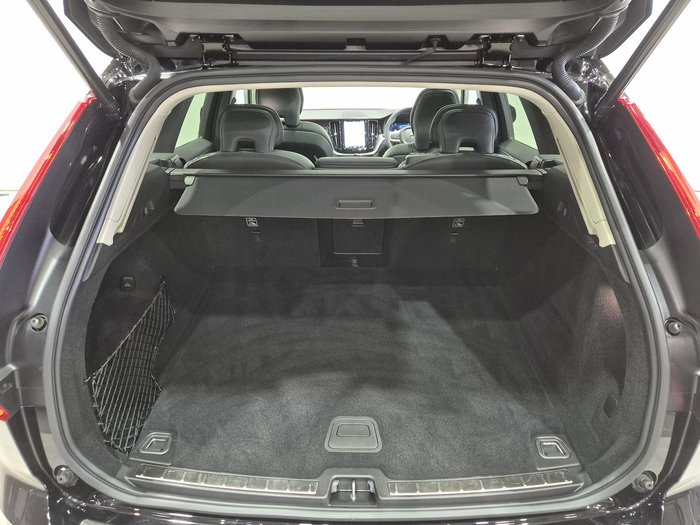 2023 Volvo XC60 Plus B5 MY23 AWD Onyx Black