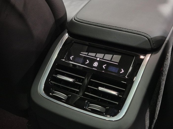 2023 Volvo XC60 Plus B5 MY23 AWD Onyx Black