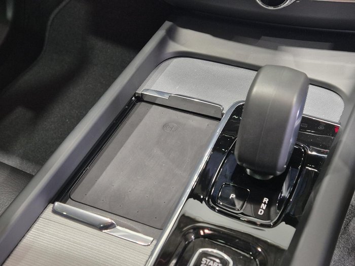 2023 Volvo XC60 Plus B5 MY23 AWD Onyx Black