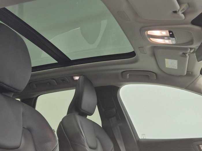 2023 Volvo XC60 Plus B5