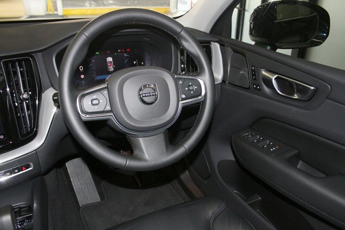 2023 Volvo XC60 Plus B5 MY23 AWD Onyx Black