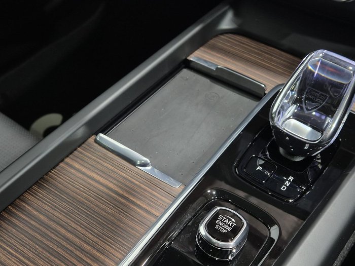 2023 Volvo XC60 Ultimate B6 Dark