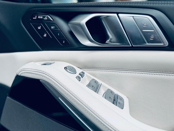 2022 BMW X7 M50i G07 4X4 Constant Black