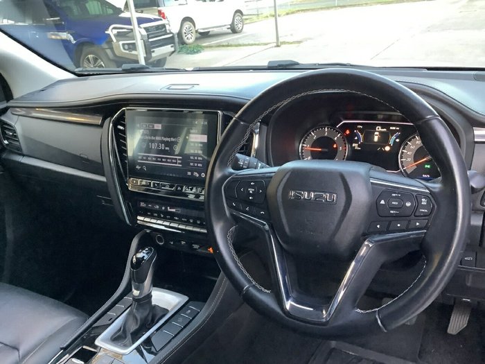 2022 Isuzu MU-X LS-T