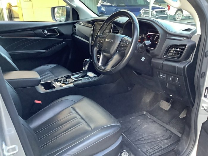 2022 Isuzu MU-X LS-T