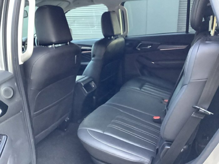 2022 Isuzu MU-X LS-T