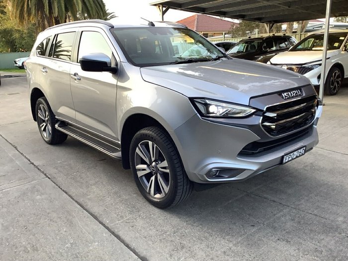 2022 Isuzu MU-X LS-T