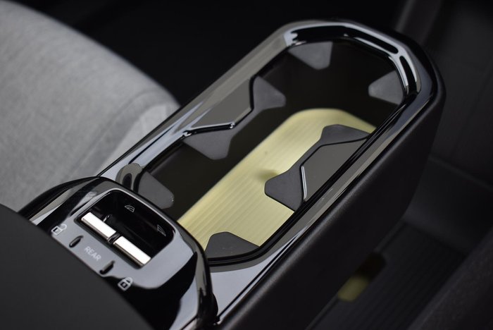 2023 Volvo EX30 Single Motor Extended Range Ultra MY24 Moss Yellow