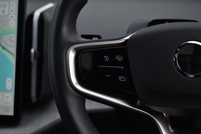 2023 Volvo EX30 Single Motor Extended Range Ultra MY24 Moss Yellow