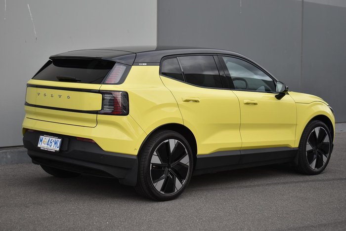 2023 Volvo EX30 Single Motor Extended Range Ultra MY24 Moss Yellow